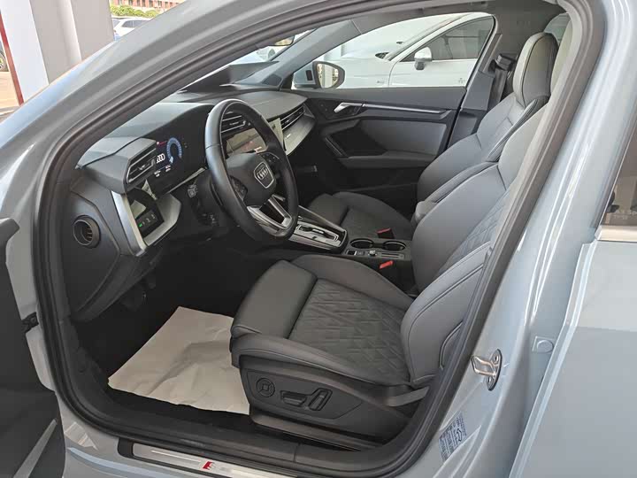Audi A3 2025 Sportback 35 TFSI — фото 5