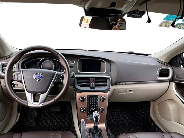 Volvo V40 2015 Cross Country T 5 AWD — фото 5