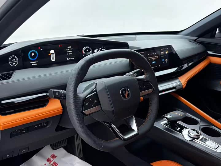 Changan UNI-V 2023 2.0 T — фото 15
