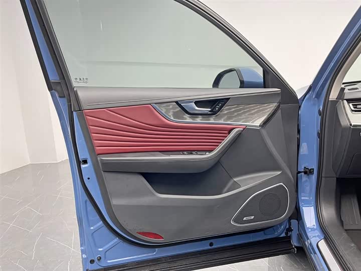 Hongqi HS5 2023 2.0 T 4 WD Pro — фото 13
