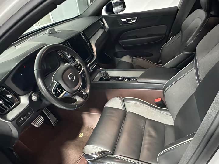 Volvo XC60 Hybrid 2021 T 8 E Hybrid — фото 13