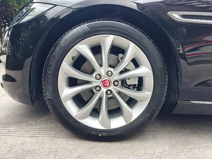 Jaguar XFL 2019 XFL 2.0 T 250 PS 2 WD — фото 17