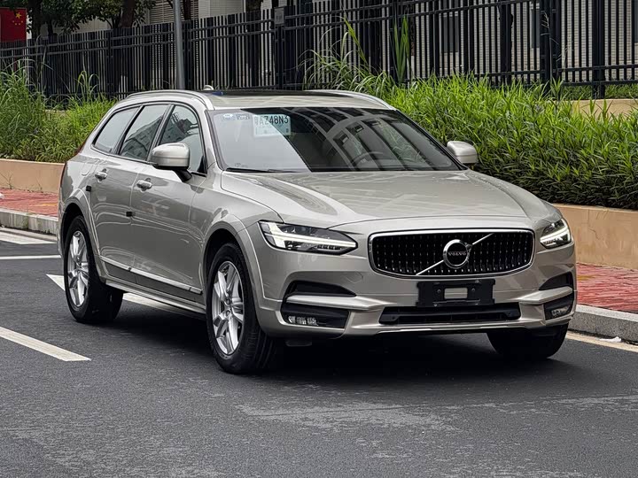 Volvo V90 2019 Cross Country T 5 AWD VI — фото 5
