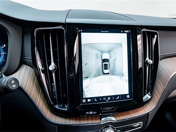 Volvo XC60 Hybrid 2023 T 8 PHEV 4 WD — фото 10