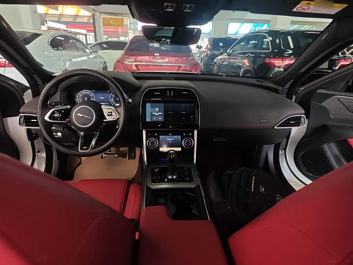 Jaguar XEL 2024 2.0 T 250 PS R-DYNAMIC S — фото 12