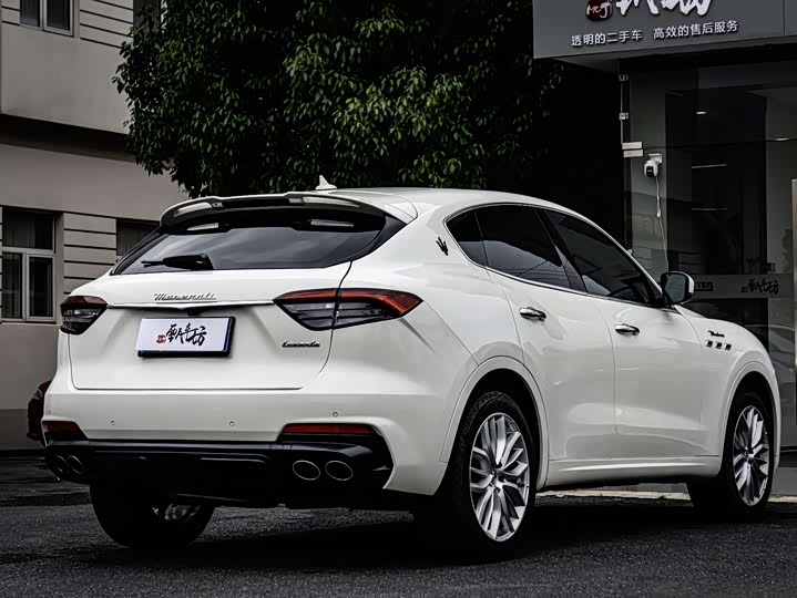 Maserati Levante 2022 3.0 T Modena — фото 6