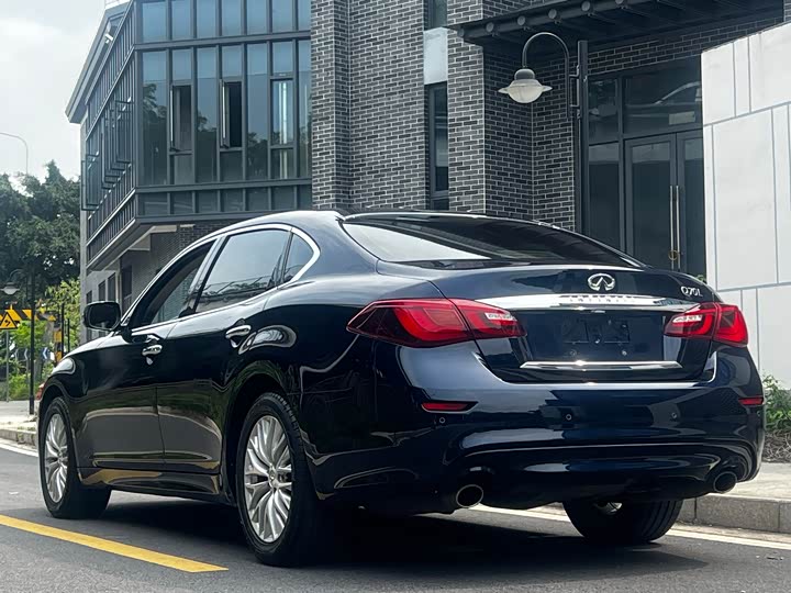 Infiniti Q70 2015 Q 70 L 2.5 L — фото 15