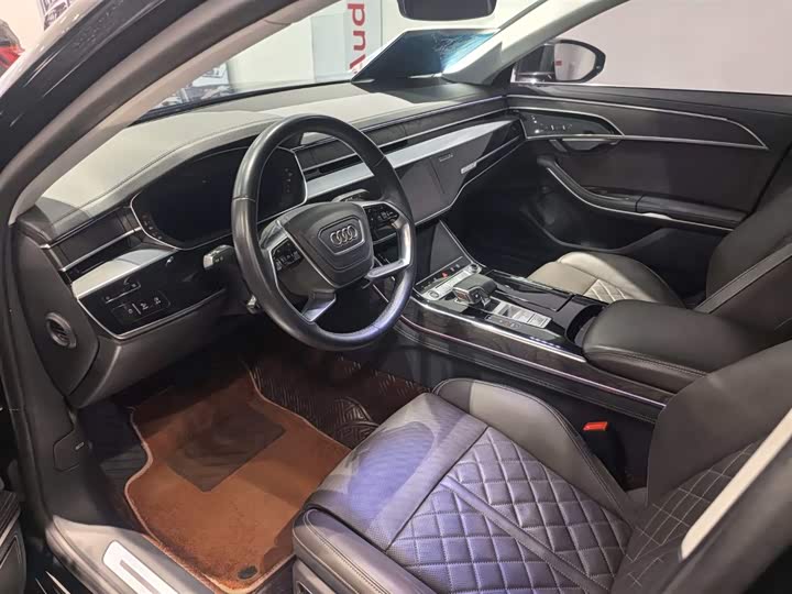 Audi A8 2023 A 8 L 50 TFSI quattro — фото 3