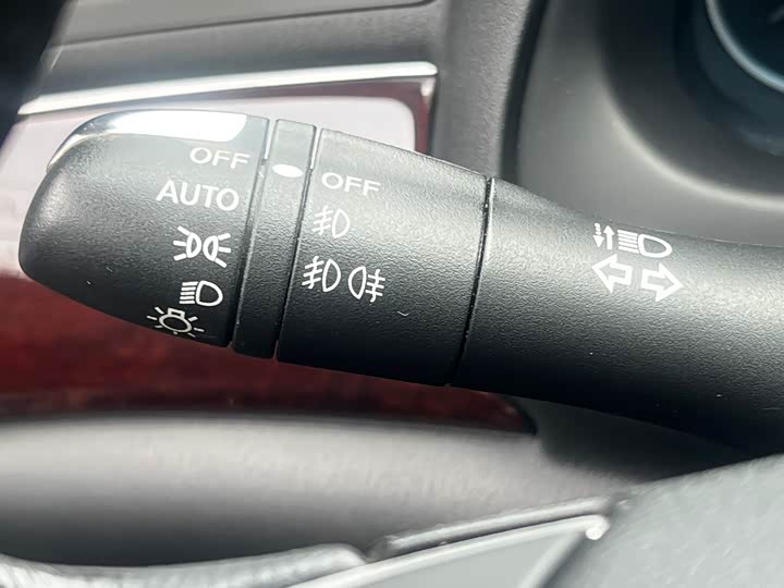 Infiniti Q70 2015 Q 70 L 2.5 L — фото 43