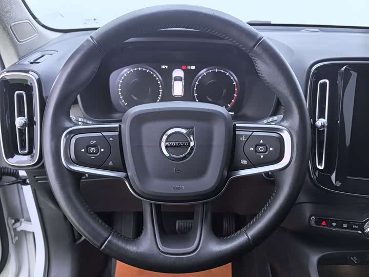 Volvo XC40 2020 T 4 WD — фото 9