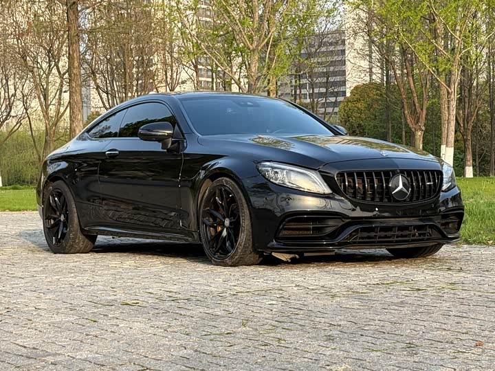 Mercedes-Benz C-Class 2019 AMG C 63 — фото 3