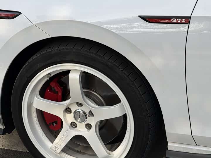Volkswagen GTI — фото 6