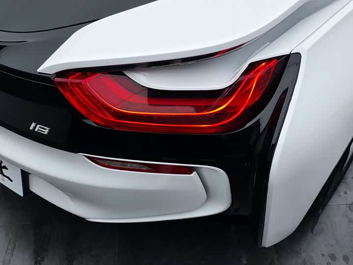 BMW i8 2014 Standard — фото 18