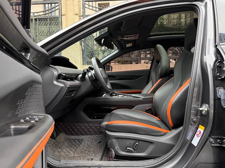 Changan UNI-V 2023 1.5 T Premium — фото 5