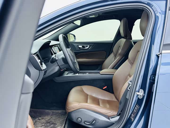 Volvo S60 2022 B 4 — фото 10