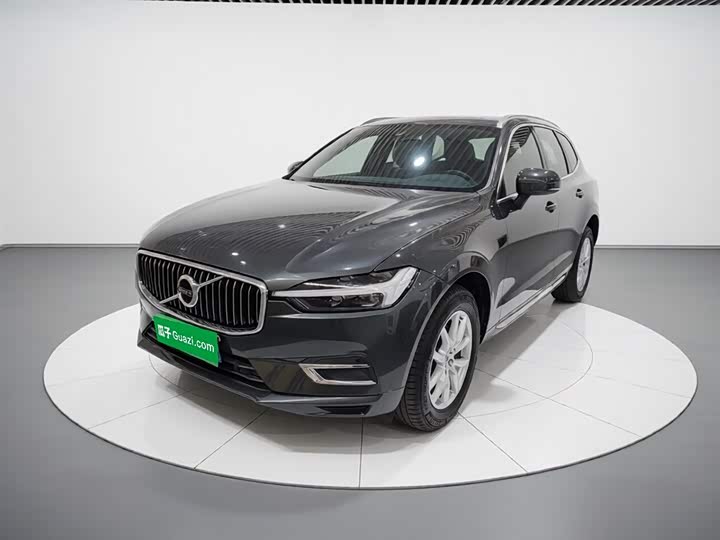 Volvo XC60 2021 T 5 4 WD — фото 1
