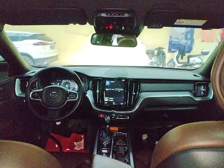 Volvo XC60 2021 T 5 4 WD — фото 10