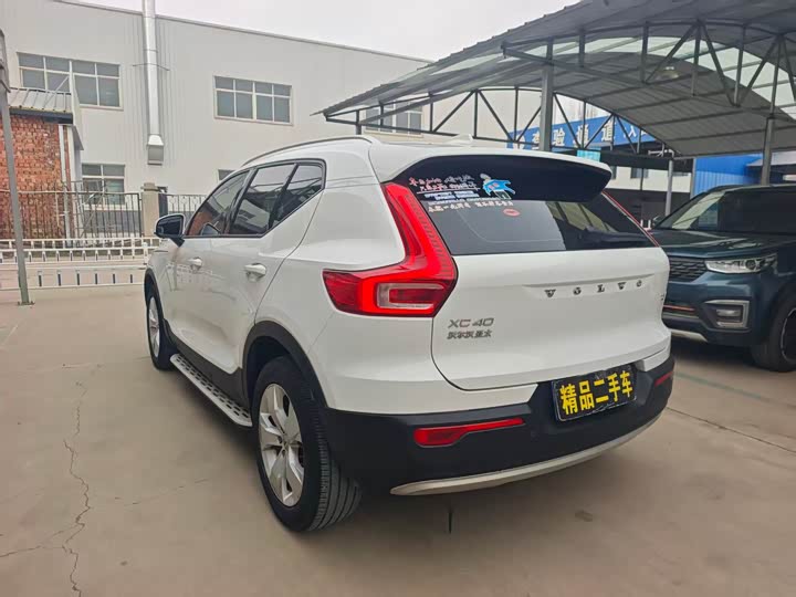 Volvo XC40 2020 T 3 — фото 9