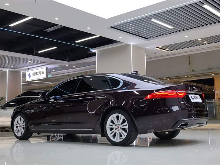 Jaguar XFL 2018 XFL 2.0 T 250 PS — фото 5