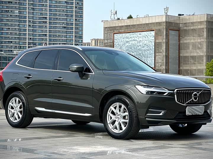 Volvo XC60 2020 T 5 4 WD — фото 3