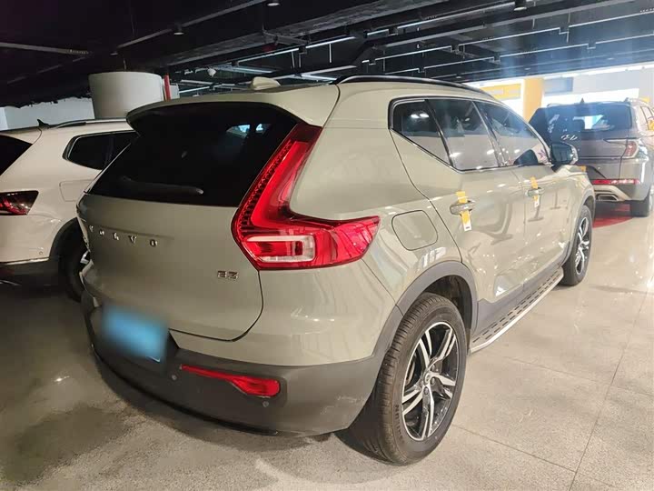 Volvo XC40 2023 B 3 — фото 5