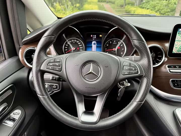 Mercedes-Benz V-Class 2021 V 260 — фото 10