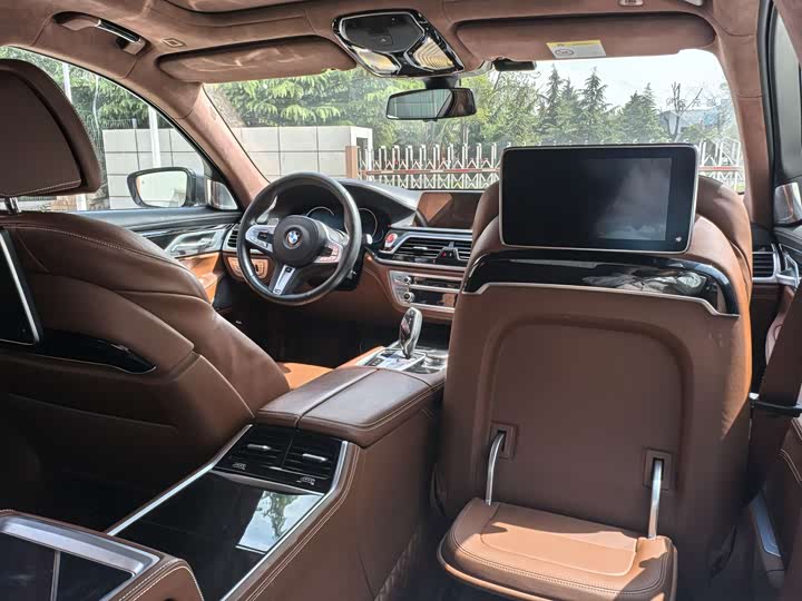 BMW 7-Series 2018 740 Li x Drive M — фото 9
