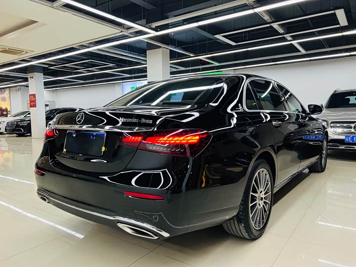 Mercedes-Benz E-Class 2022 E 260 L — фото 19