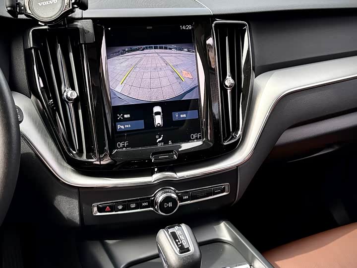 Volvo XC60 2020 T 5 4 WD — фото 16