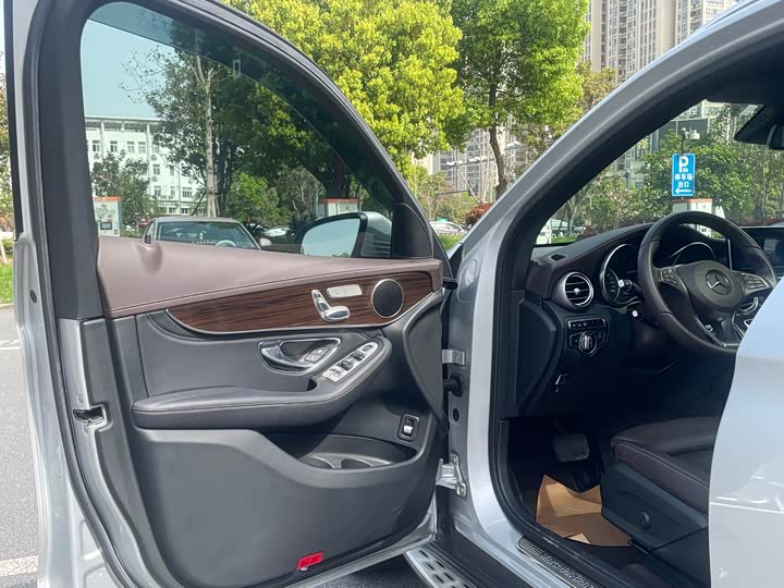 Mercedes-Benz GLC 260 4MATIC люкс — фото 17