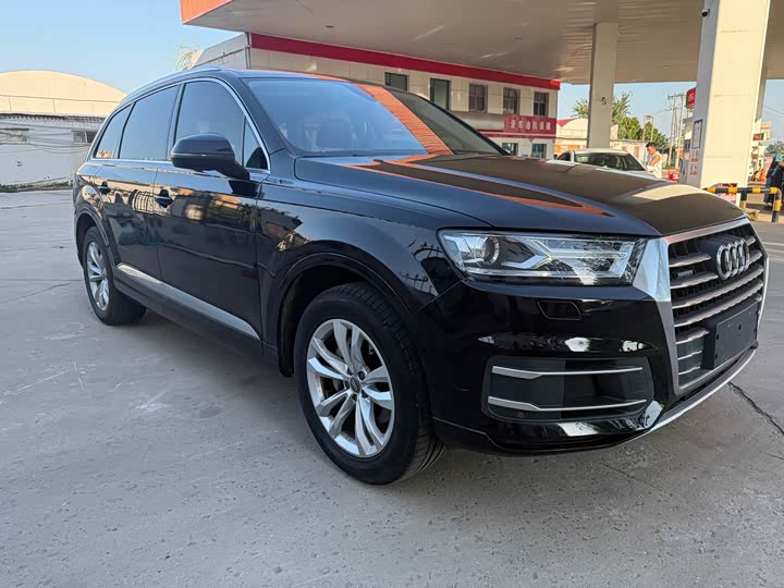 Audi Q7 40 TFSI комфорт — фото 3