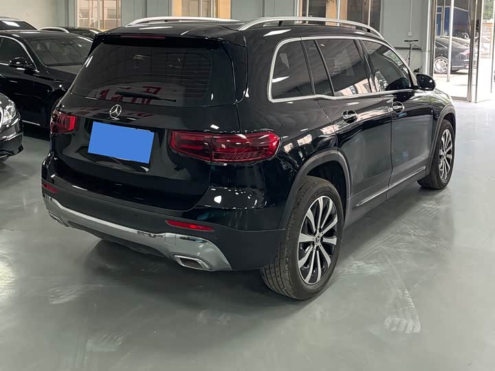 Mercedes-Benz GLB 220 динамик — фото 12