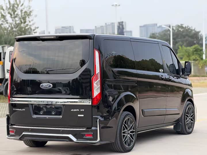 Ford Tourneo — фото 4