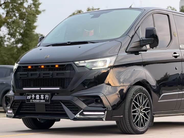 Ford Tourneo — фото 10
