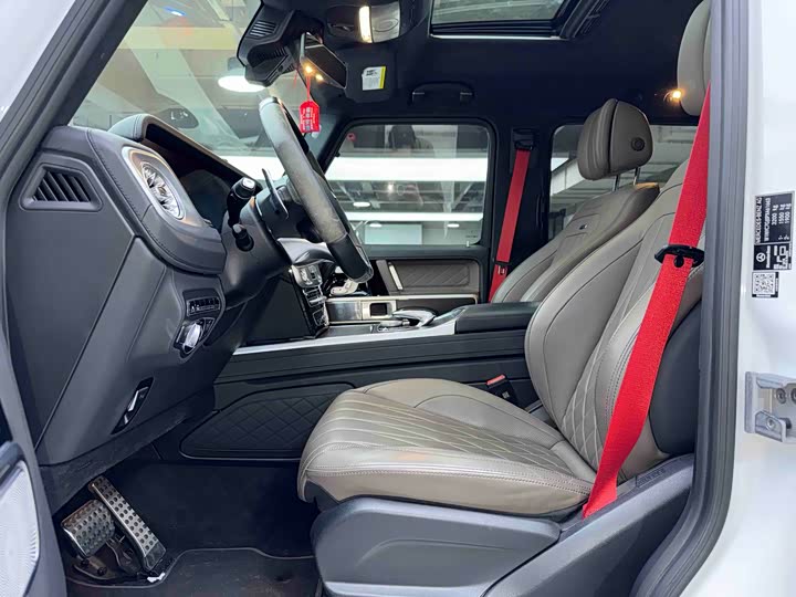 Mercedes-Benz G-Class 2022 AMG G 63 — фото 11