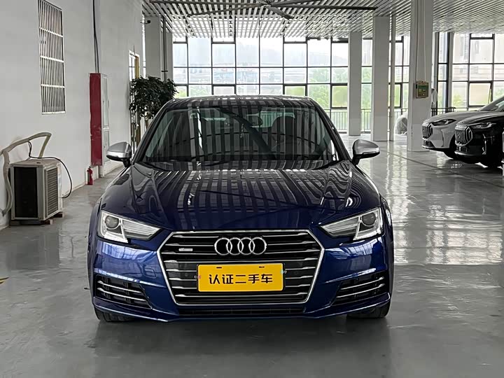 Audi A4L 30 40 TFSI базовая — фото 3