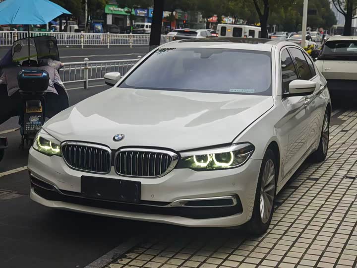BMW 5-Series 2020 525 Li — фото 1