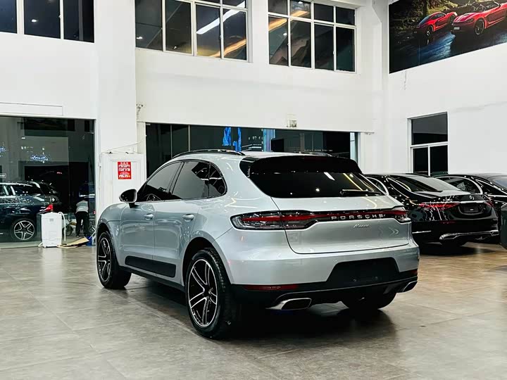 Porsche Macan 2020 Macan 2.0 T — фото 4