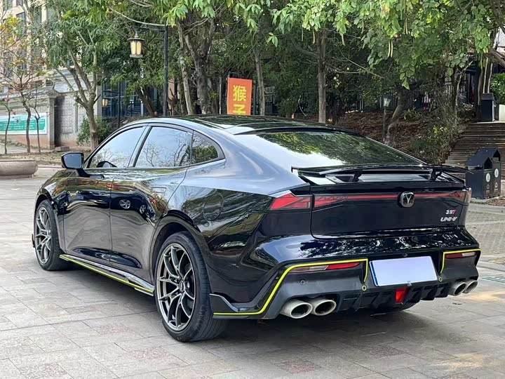 Changan UNI-V 2022 1.5 T — фото 7