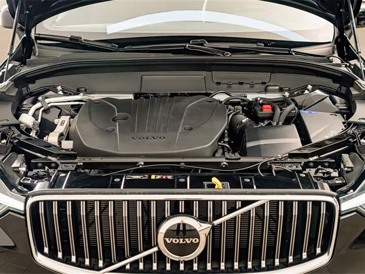 Volvo XC60 2025 B 5 4 WD — фото 24