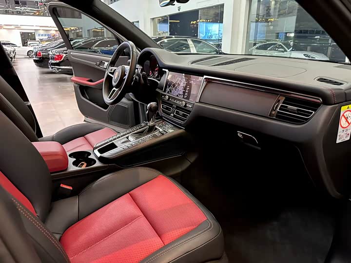 Porsche Macan 2020 Macan 2.0 T — фото 6