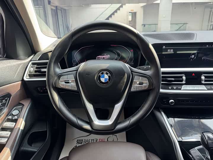 BMW 3 Series 320i спортпакет — фото 9