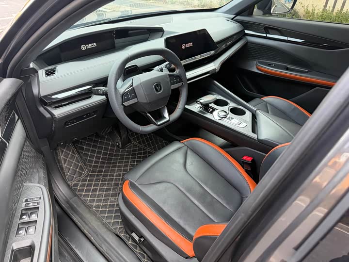 Changan UNI-V 2023 1.5 T Premium — фото 12