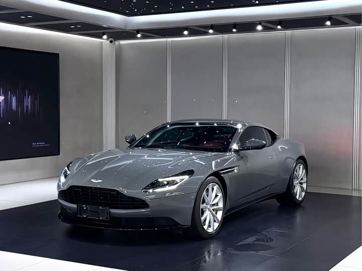 Aston Martin DB11 2022 4.0 T V 8 Coupe — фото 3