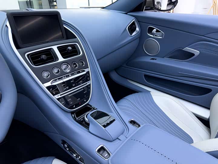 Aston Martin DB11 2023 4.0 T V 8 Volante — фото 28
