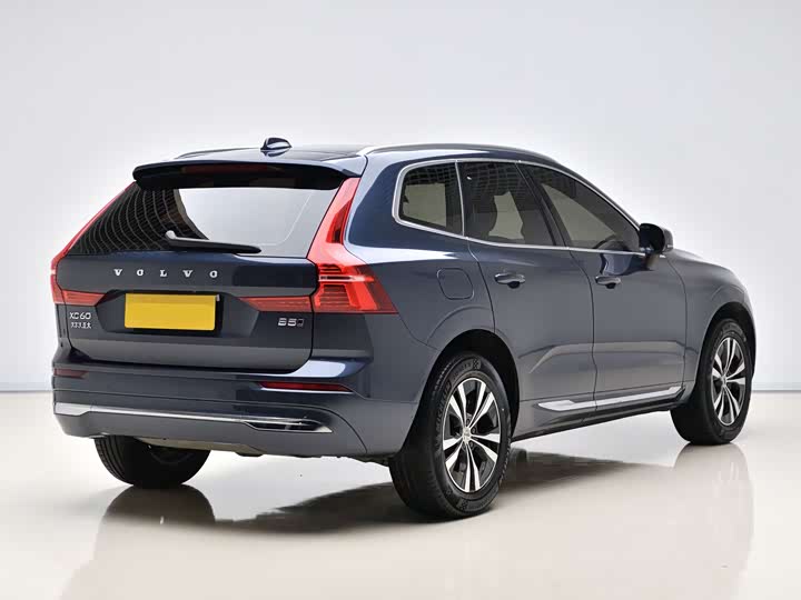 Volvo XC60 2023 B 5 4 WD — фото 6