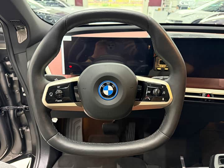 BMW i X M60 2023 M 60 — фото 13