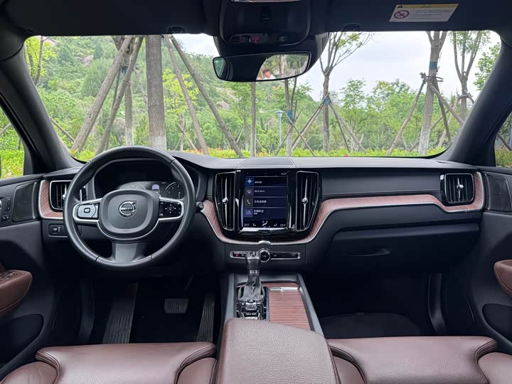 Volvo XC60 2021 T 5 4 WD — фото 16
