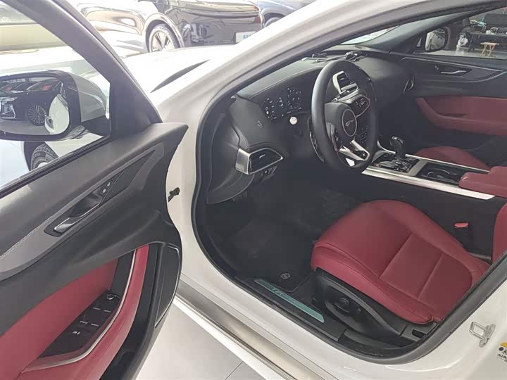 Jaguar XEL 2021 2.0 T 250 PS R-DYNAMIC S — фото 16