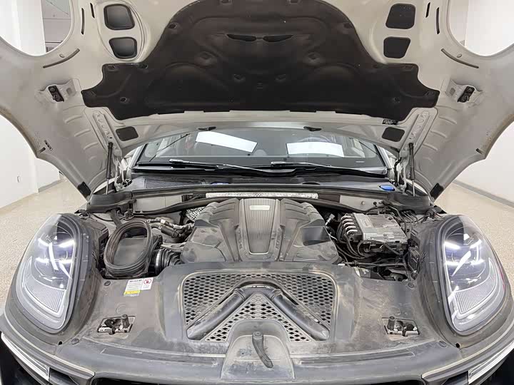 Porsche Macan 2023 Macan GTS 2.9 T — фото 32